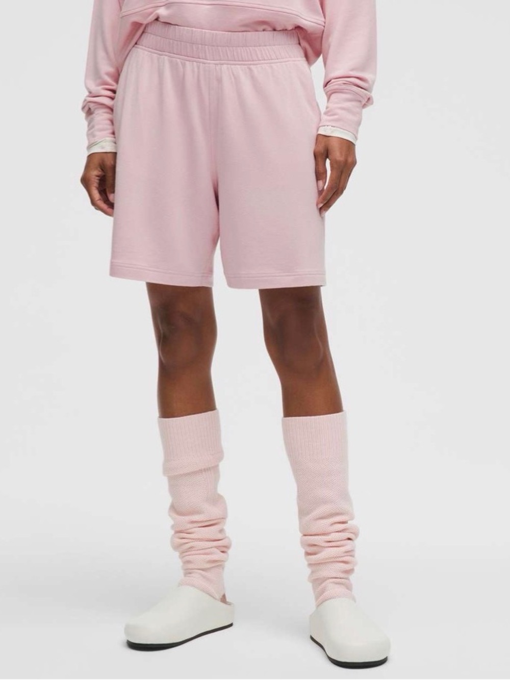 Lululemon BeCalm Mid-Rise Bermuda Short
Pink Haze